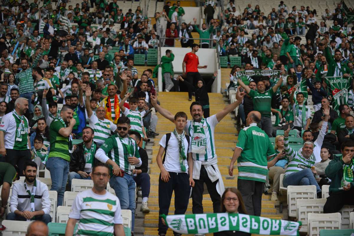 (FOTO GALERİ) BURSASPOR-BORNOVA FK TARAFTAR FOTOĞRAFLARI-3