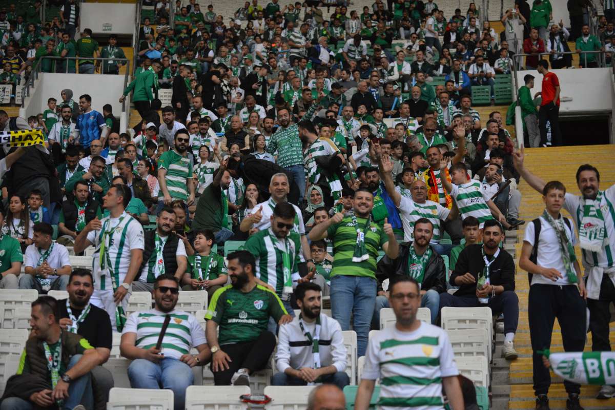 (FOTO GALERİ) BURSASPOR-BORNOVA FK TARAFTAR FOTOĞRAFLARI-3