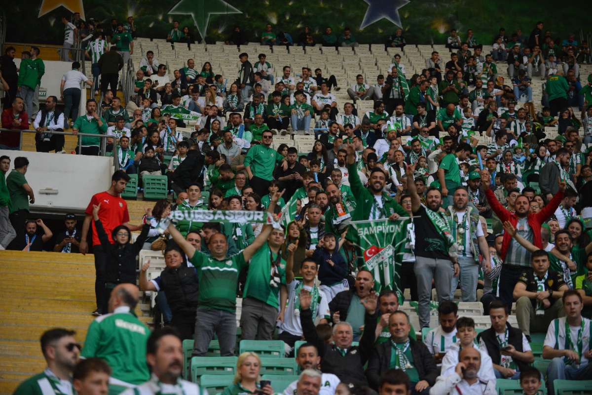 (FOTO GALERİ) BURSASPOR-BORNOVA FK TARAFTAR FOTOĞRAFLARI-3