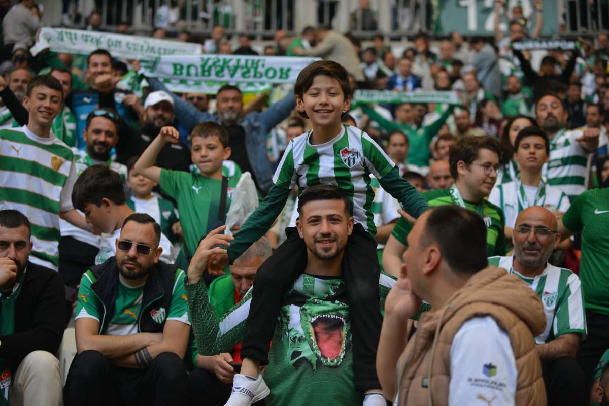 (FOTO GALERİ) BURSASPOR-BORNOVA FK TARAFTAR FOTOĞRAFLARI-3
