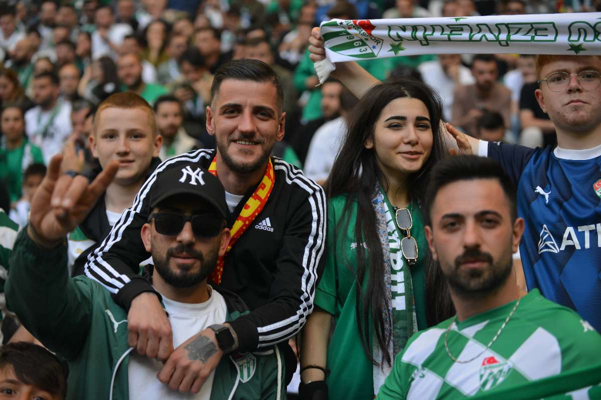 (FOTO GALERİ) BURSASPOR-BORNOVA FK TARAFTAR FOTOĞRAFLARI-3