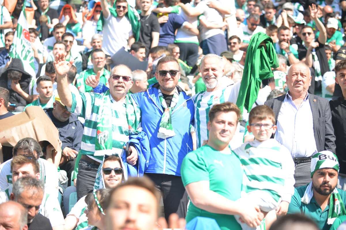 (FOTO GALERİ) BURSASPOR-BORNOVA FK TARAFTAR FOTOĞRAFLARI-3