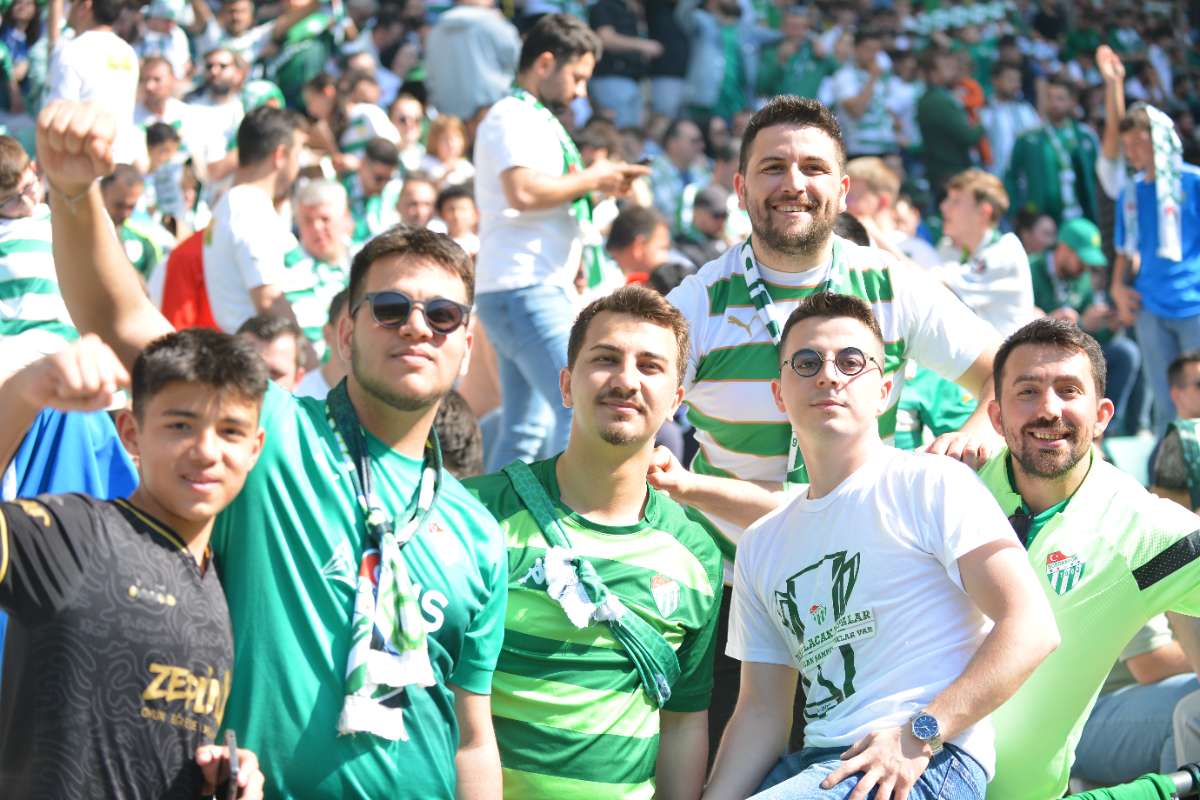 (FOTO GALERİ) BURSASPOR-BORNOVA FK TARAFTAR FOTOĞRAFLARI-3