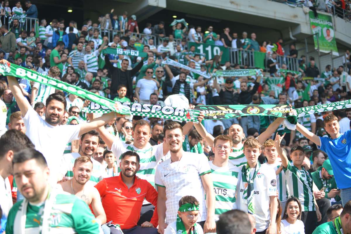 (FOTO GALERİ) BURSASPOR-BORNOVA FK TARAFTAR FOTOĞRAFLARI-3