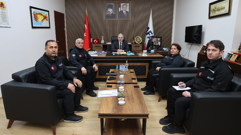Vali Ayyıldız'dan AFAD'a ziyaret