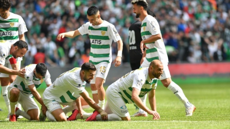 Bursaspor’dan tarihe geçen sezon