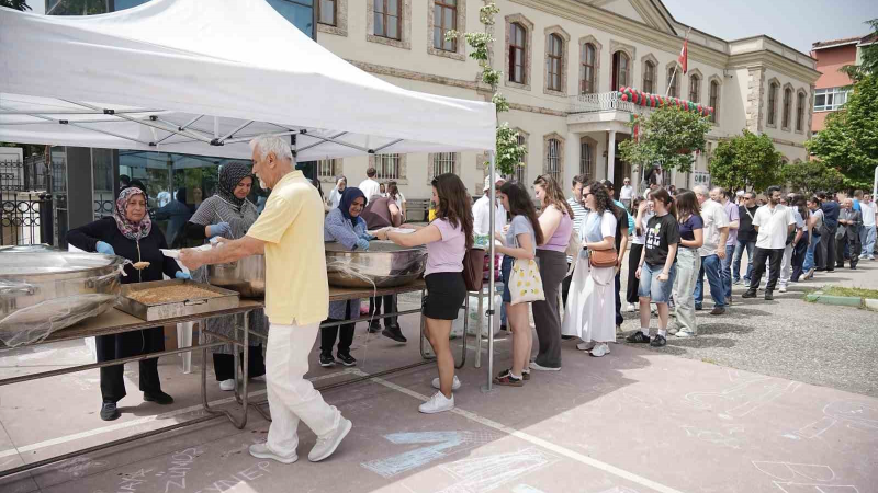 Eski mezunlar pilav gününde buluştu