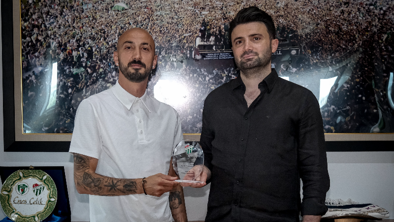 Bursaspor'dan Kaptan Ahmet İlhan'a Teşekkür