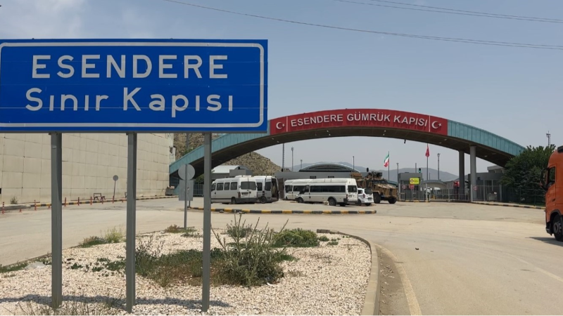Türk vatandaşları sınır kapılarından giriş yaptı