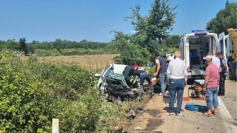 Karacabey'de olan kazada genç sürücü hayatını kaybetti