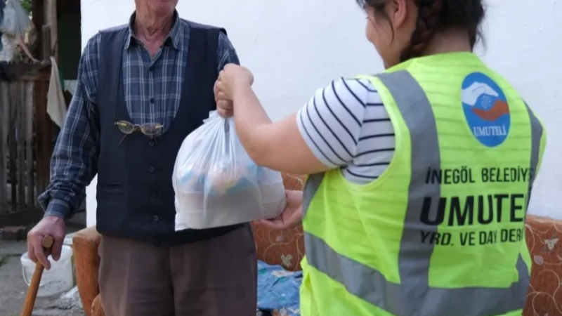 İnegöl'den her gün sıcak yemek yardımı