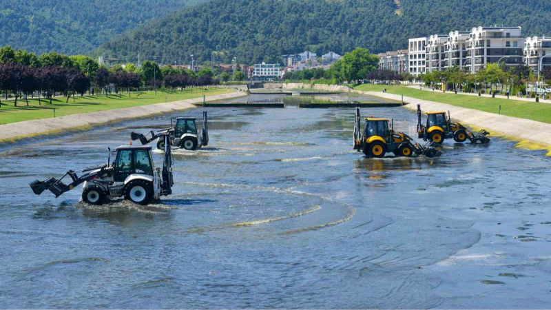 Bursa Büyükşehir’den Hüdavendigar’da temizlik