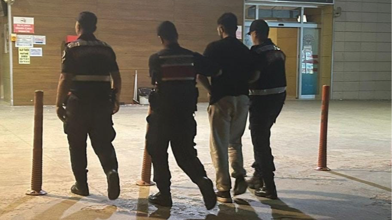 İnegöl'de uyuşturucu satıcısı kovalamaca sonucu yakalandı