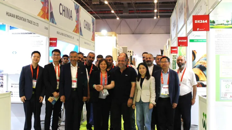 Bursalı marketçiler İstanbul'da ticari köprüler kurdu