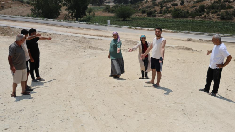 İlçede yıllardır bitirilemeyen yol, vatandaşların tepkisine yol açtı.