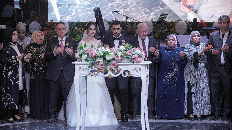 Bursa'da siyaset ve iş dünyasını buluşturan düğün