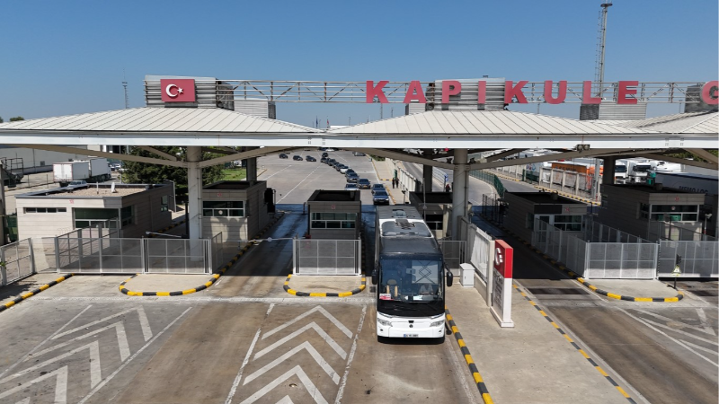 Türkiye’ye dönen gurbetçi, "Ülkemiz İslam aleminin son kalesidir" ifadelerini kullandı