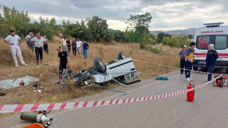 Takla atan otomobilin sürücüsü yaşamını yitirdi