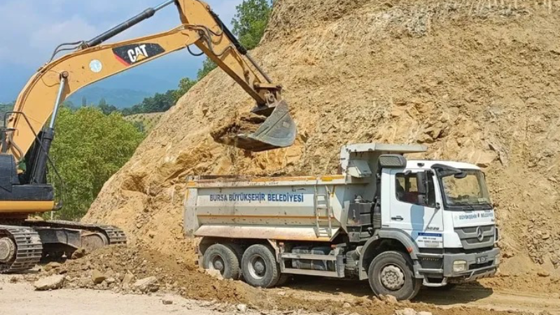 Büyükşehir'den 6 ilçe yollarında çalışma