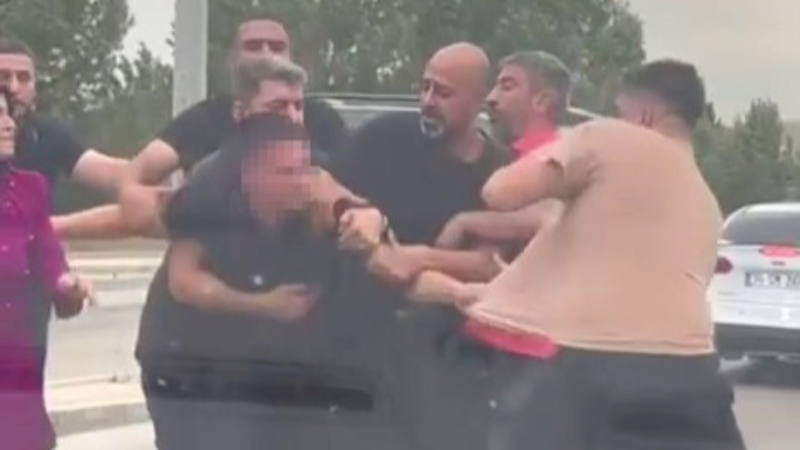 Osmangazi'de yol verme kavgası vatandaşlara zor anlar yaşattı