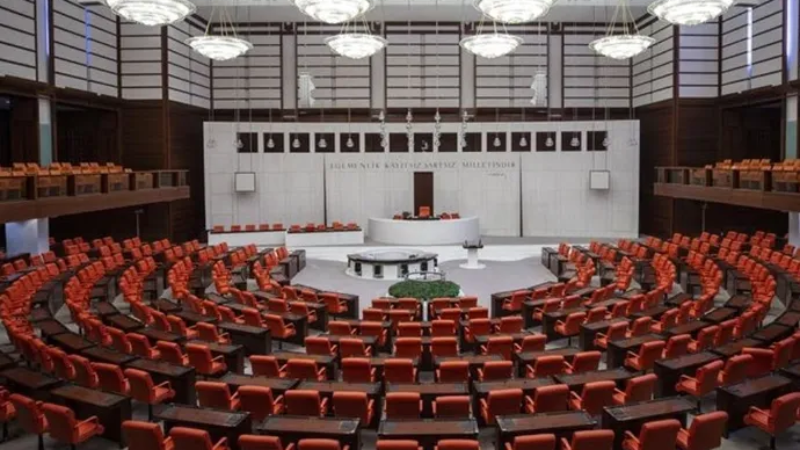 Eski bakan ve milletvekilinden yeni anayasa açıklaması