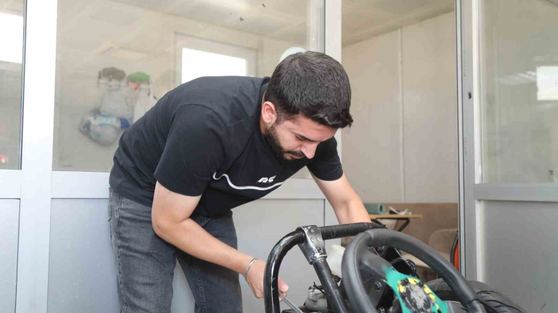 BTÜ öğrencileri elektrikli ve hidrojenli araçlar üretiyor