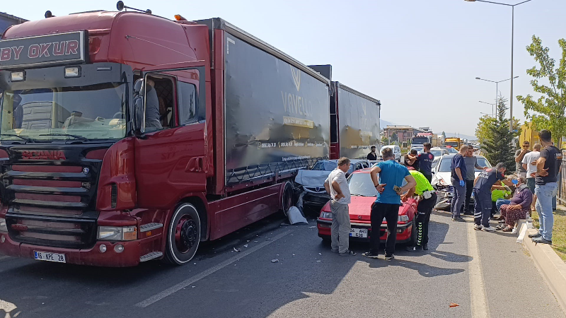 İnegöl'de trafik kazası sonucu 2 kişi yaralandı