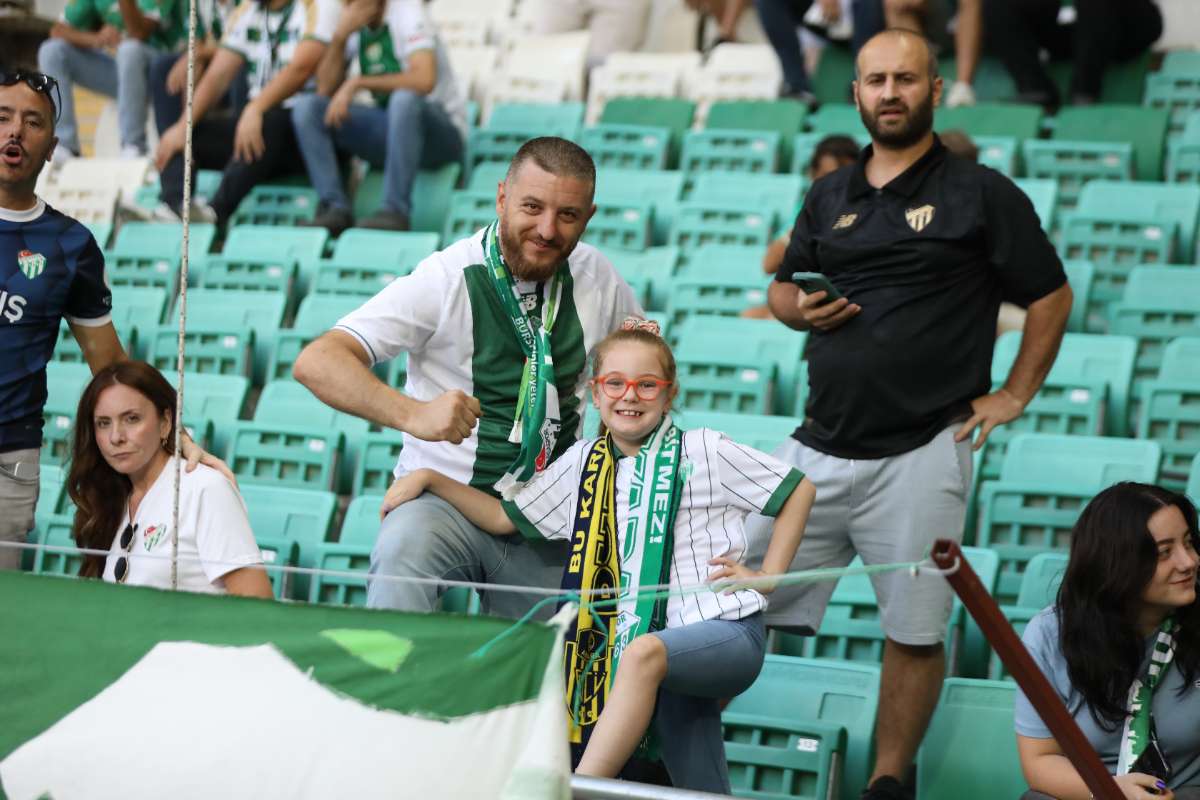 (FOTO GALERİ) Bursaspor-Eskişehirspor Dostluk Maçı Taraftar Fotoğrafları