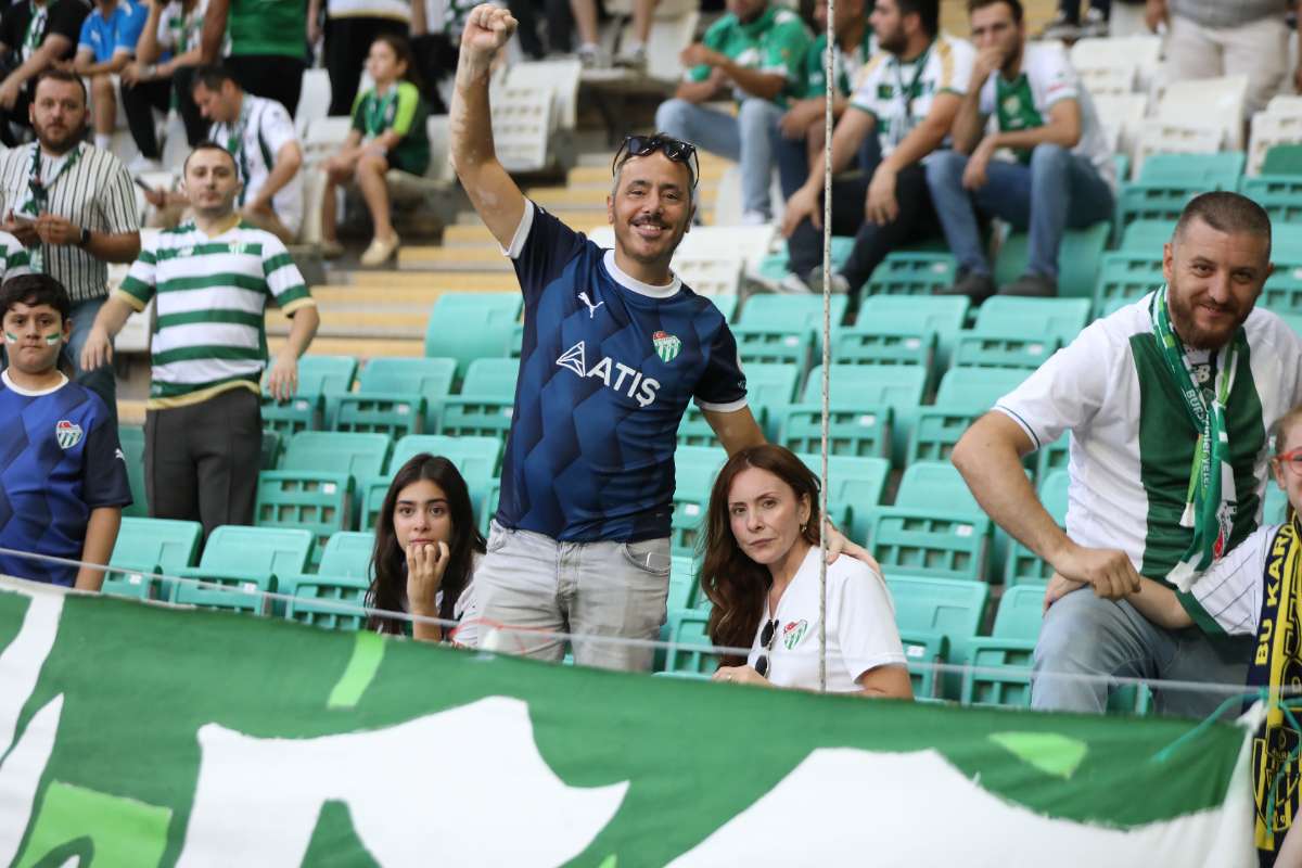 (FOTO GALERİ) Bursaspor-Eskişehirspor Dostluk Maçı Taraftar Fotoğrafları