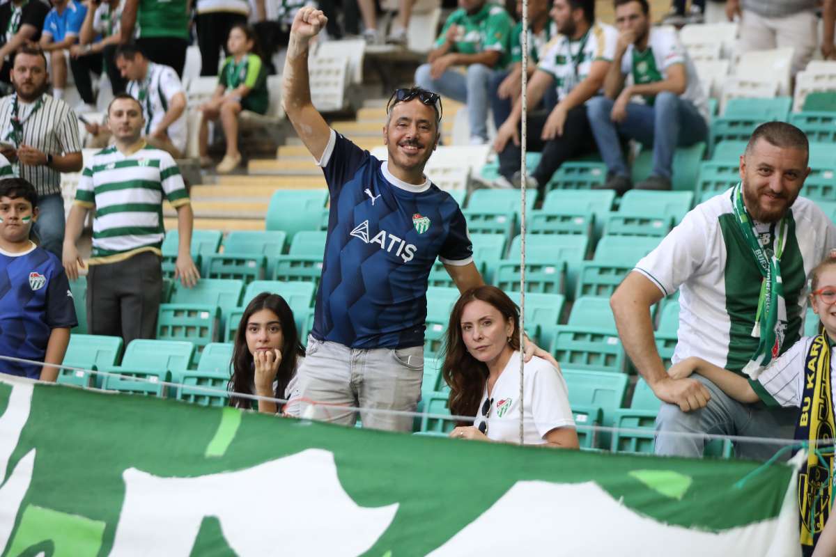(FOTO GALERİ) Bursaspor-Eskişehirspor Dostluk Maçı Taraftar Fotoğrafları