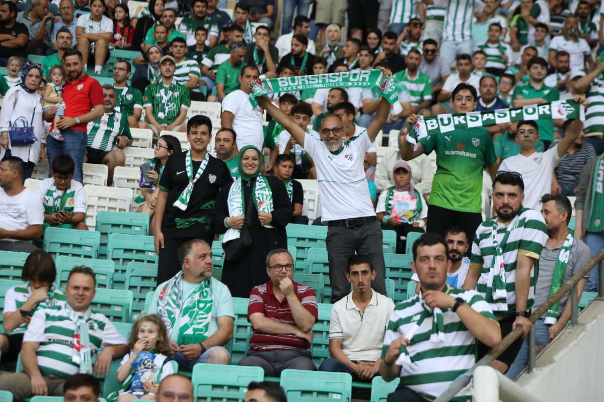 (FOTO GALERİ) Bursaspor-Eskişehirspor Dostluk Maçı Taraftar Fotoğrafları