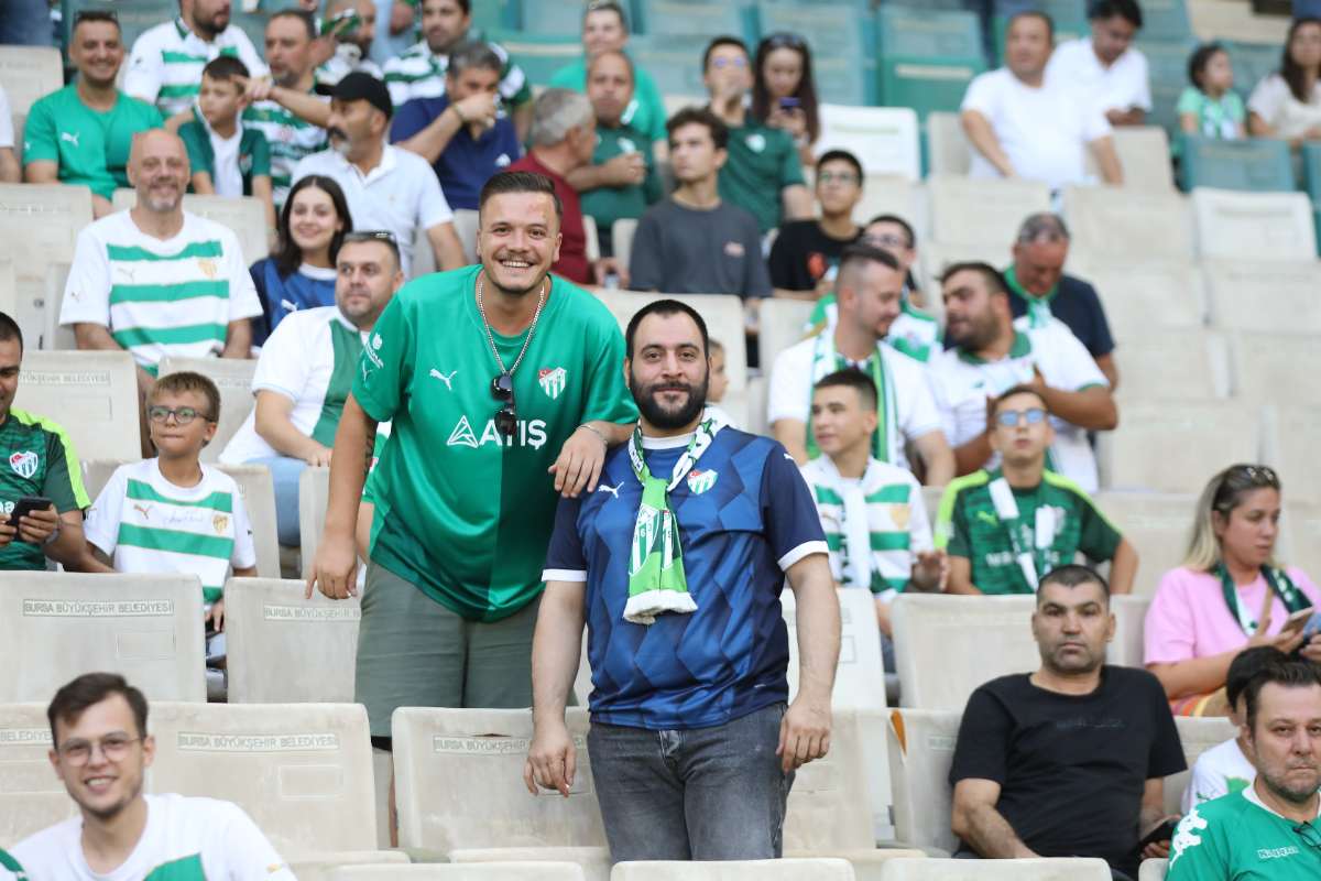 (FOTO GALERİ) Bursaspor-Eskişehirspor Dostluk Maçı Taraftar Fotoğrafları