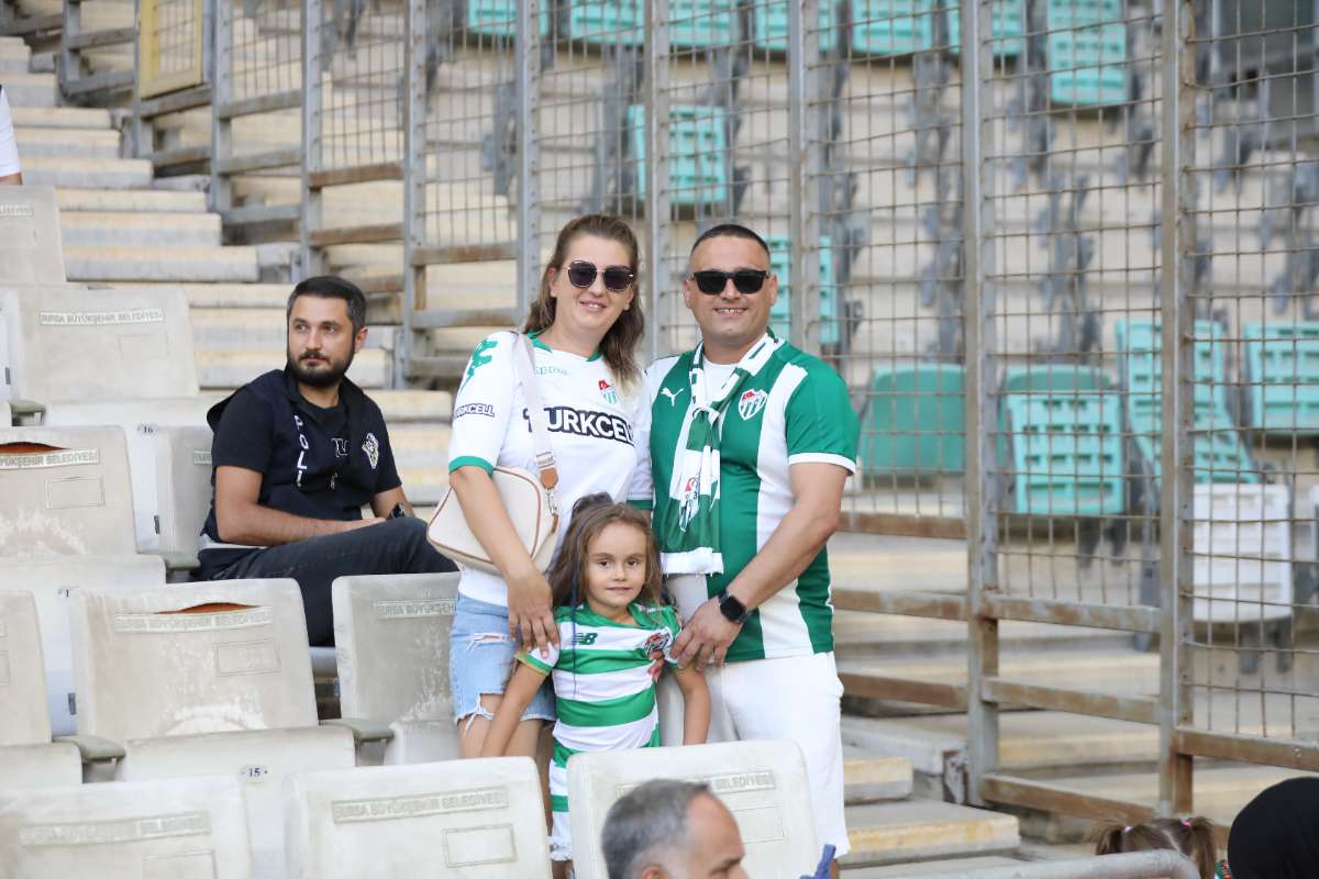 (FOTO GALERİ) Bursaspor-Eskişehirspor Dostluk Maçı Taraftar Fotoğrafları