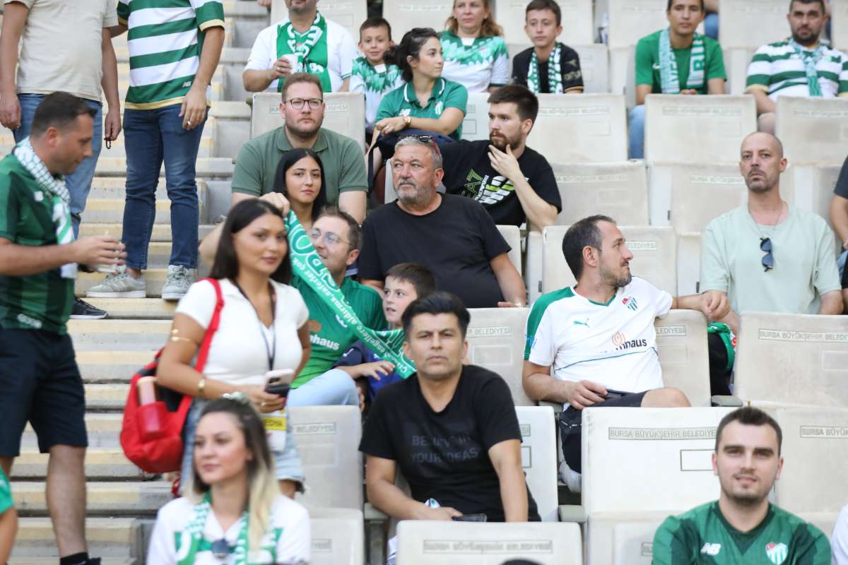 (FOTO GALERİ) Bursaspor-Eskişehirspor Dostluk Maçı Taraftar Fotoğrafları