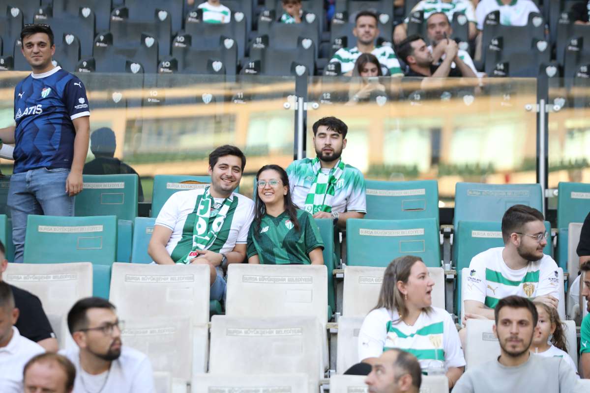 (FOTO GALERİ) Bursaspor-Eskişehirspor Dostluk Maçı Taraftar Fotoğrafları