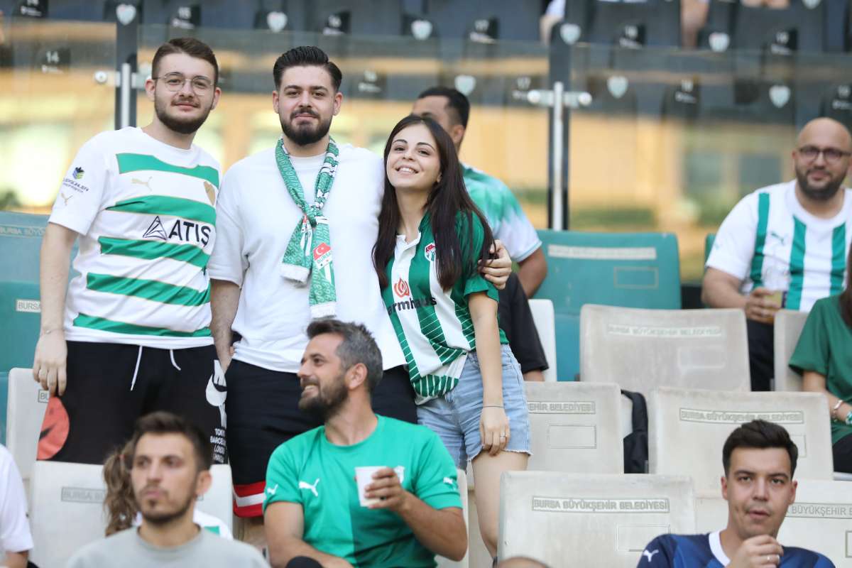 (FOTO GALERİ) Bursaspor-Eskişehirspor Dostluk Maçı Taraftar Fotoğrafları