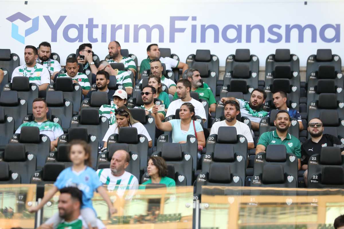 (FOTO GALERİ) Bursaspor-Eskişehirspor Dostluk Maçı Taraftar Fotoğrafları