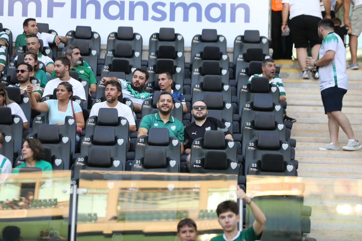 (FOTO GALERİ) Bursaspor-Eskişehirspor Dostluk Maçı Taraftar Fotoğrafları