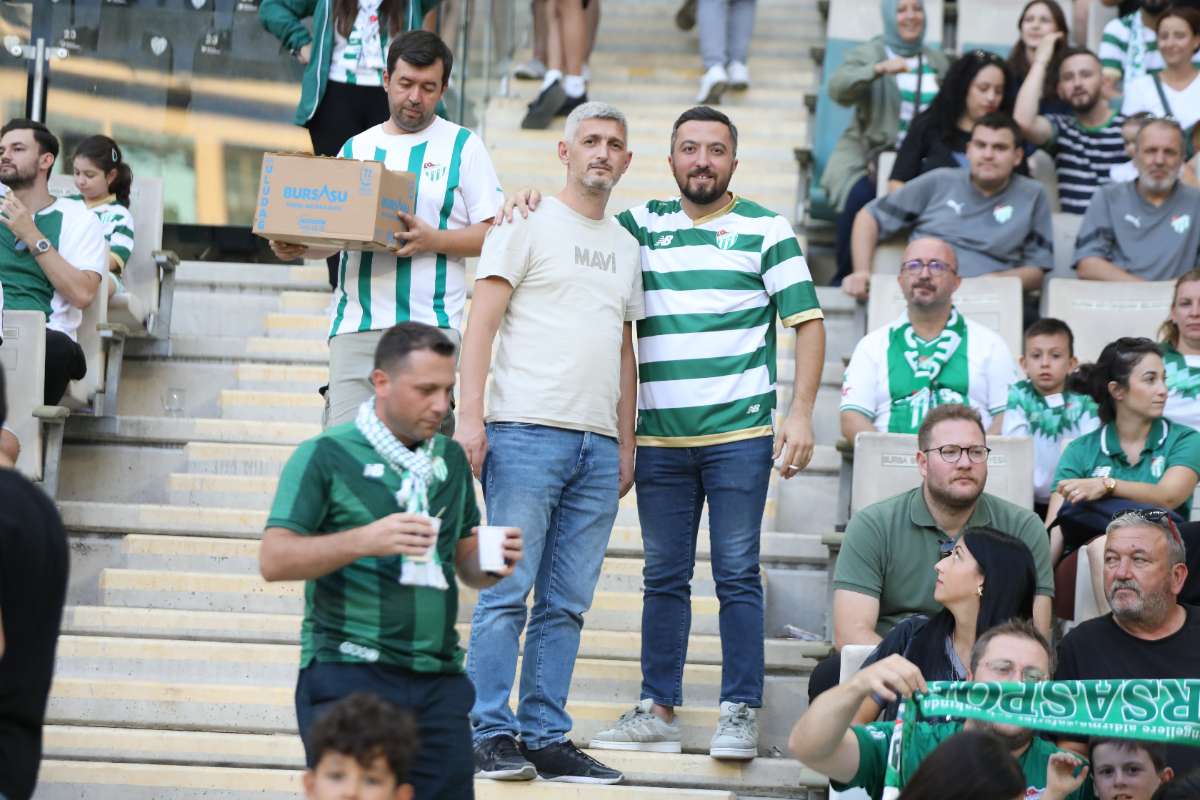 (FOTO GALERİ) Bursaspor-Eskişehirspor Dostluk Maçı Taraftar Fotoğrafları