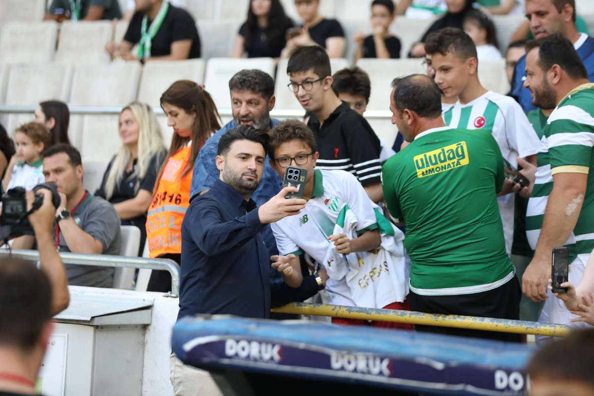(FOTO GALERİ) Bursaspor-Eskişehirspor Dostluk Maçı Taraftar Fotoğrafları