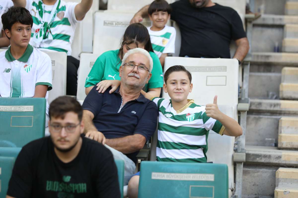 (FOTO GALERİ) Bursaspor-Eskişehirspor Dostluk Maçı Taraftar Fotoğrafları