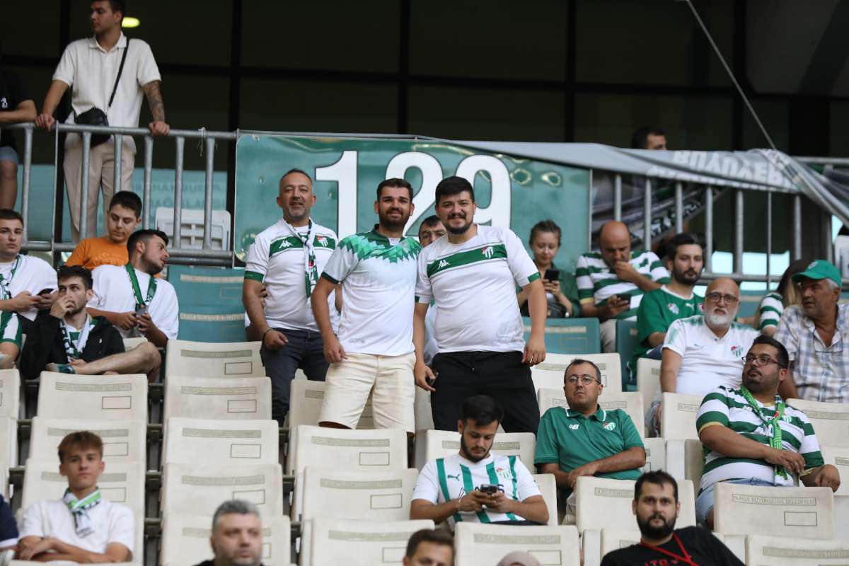 (FOTO GALERİ) Bursaspor-Eskişehirspor Dostluk Maçı Taraftar Fotoğrafları