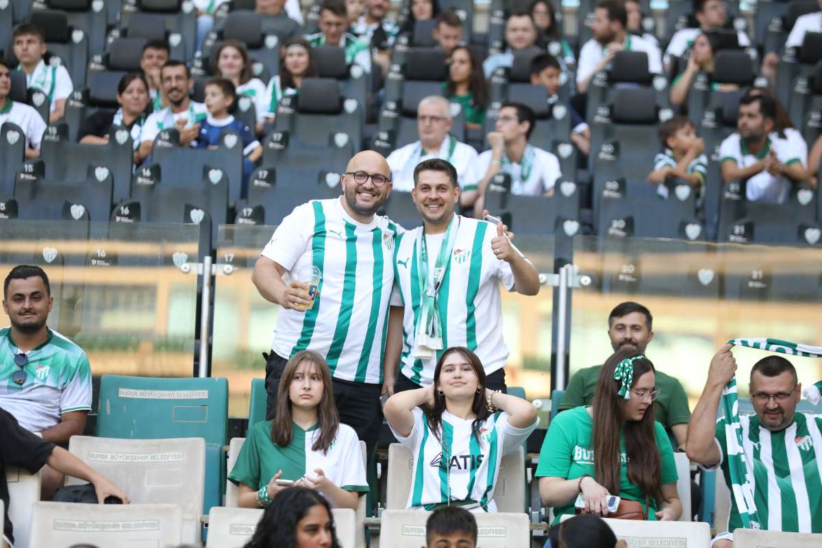 (FOTO GALERİ) Bursaspor-Eskişehirspor Dostluk Maçı Taraftar Fotoğrafları