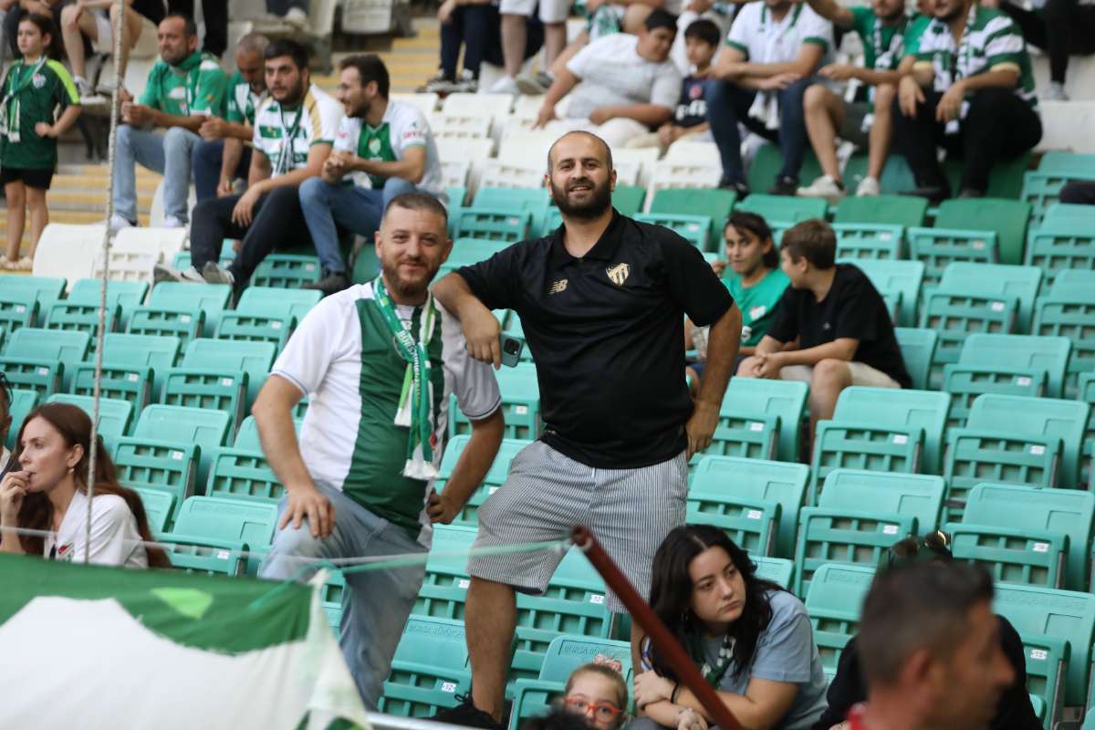 (FOTO GALERİ) Bursaspor-Eskişehirspor Dostluk Maçı Taraftar Fotoğrafları