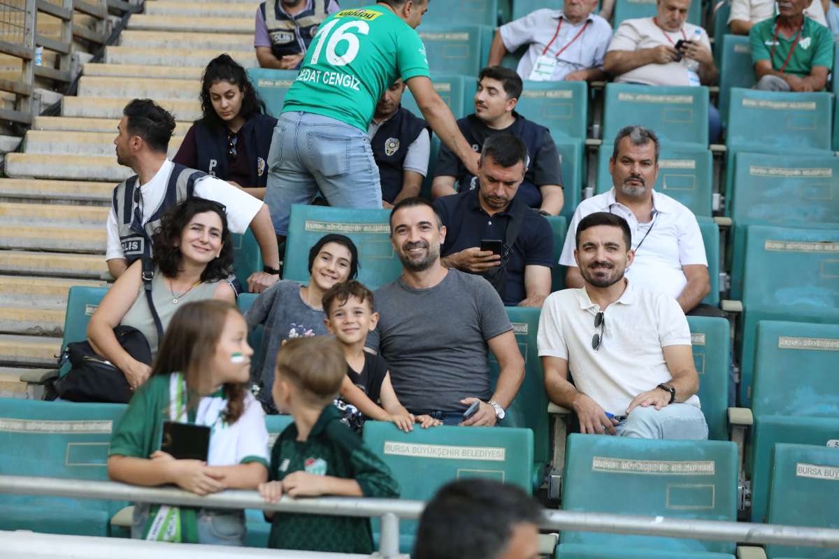 (FOTO GALERİ) Bursaspor-Eskişehirspor Dostluk Maçı Taraftar Fotoğrafları