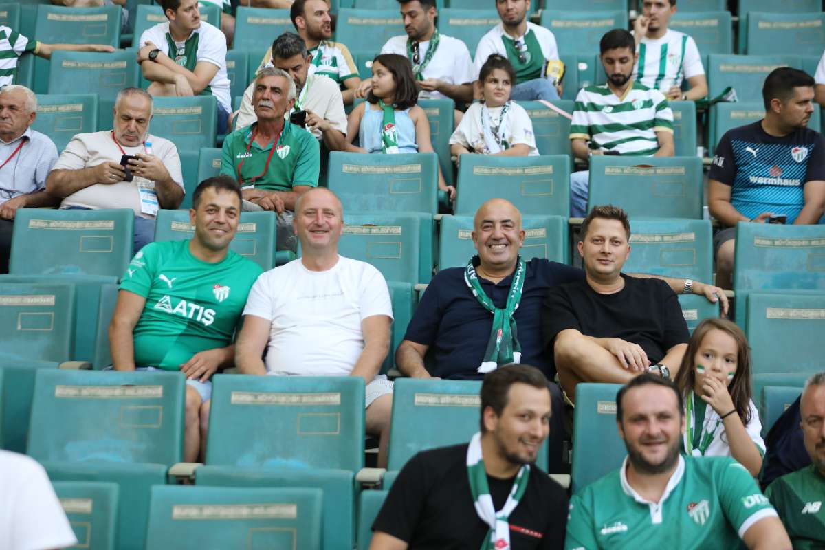 (FOTO GALERİ) Bursaspor-Eskişehirspor Dostluk Maçı Taraftar Fotoğrafları