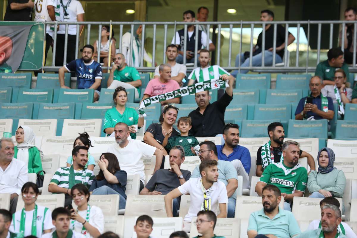 (FOTO GALERİ) Bursaspor-Eskişehirspor Dostluk Maçı Taraftar Fotoğrafları