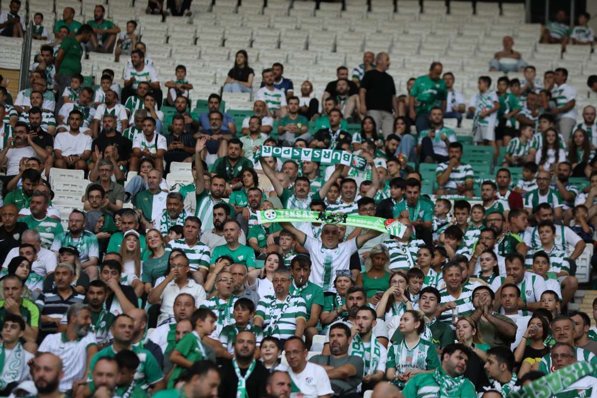 (FOTO GALERİ) Bursaspor-Eskişehirspor Dostluk Maçı Taraftar Fotoğrafları