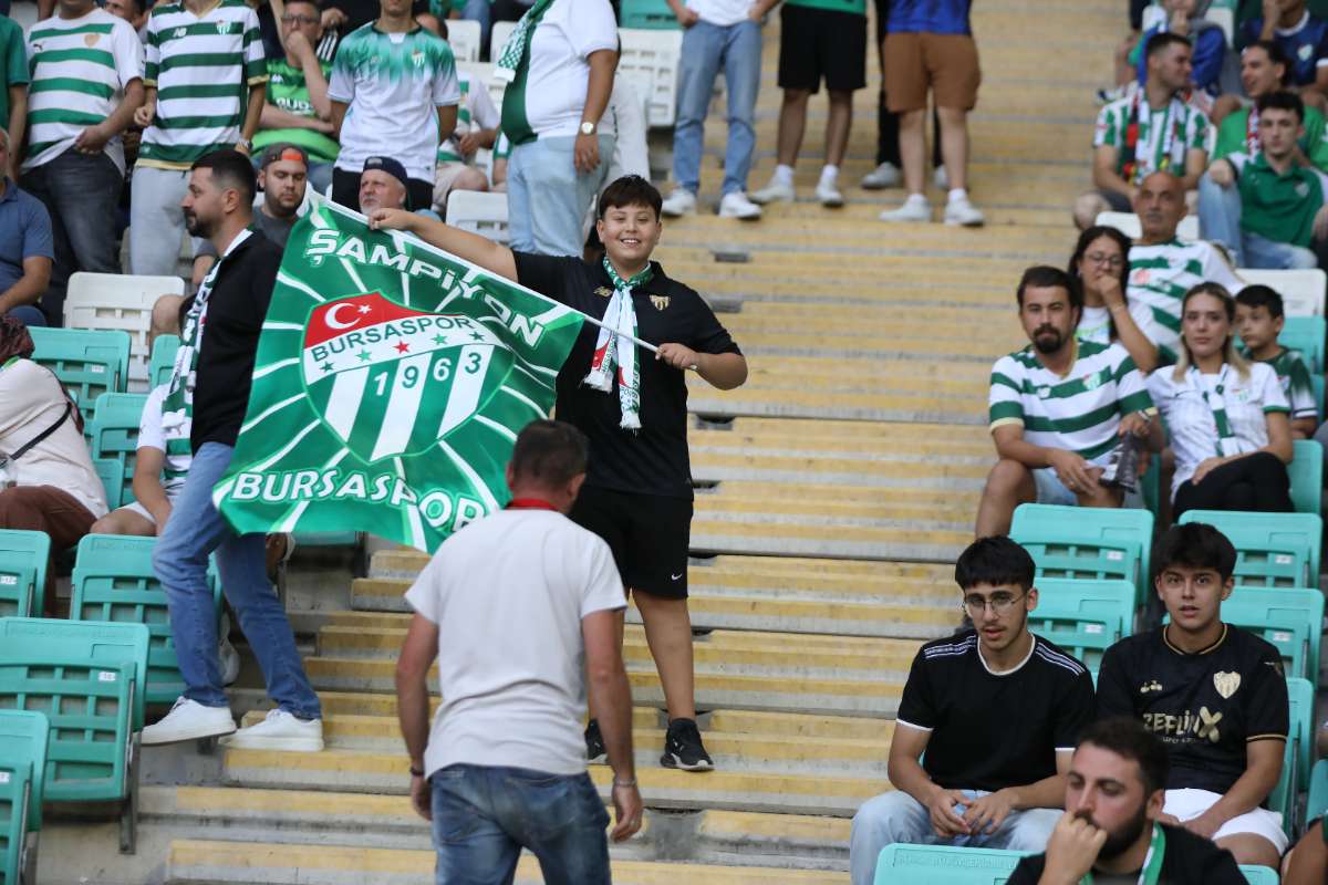 (FOTO GALERİ) Bursaspor-Eskişehirspor Dostluk Maçı Taraftar Fotoğrafları