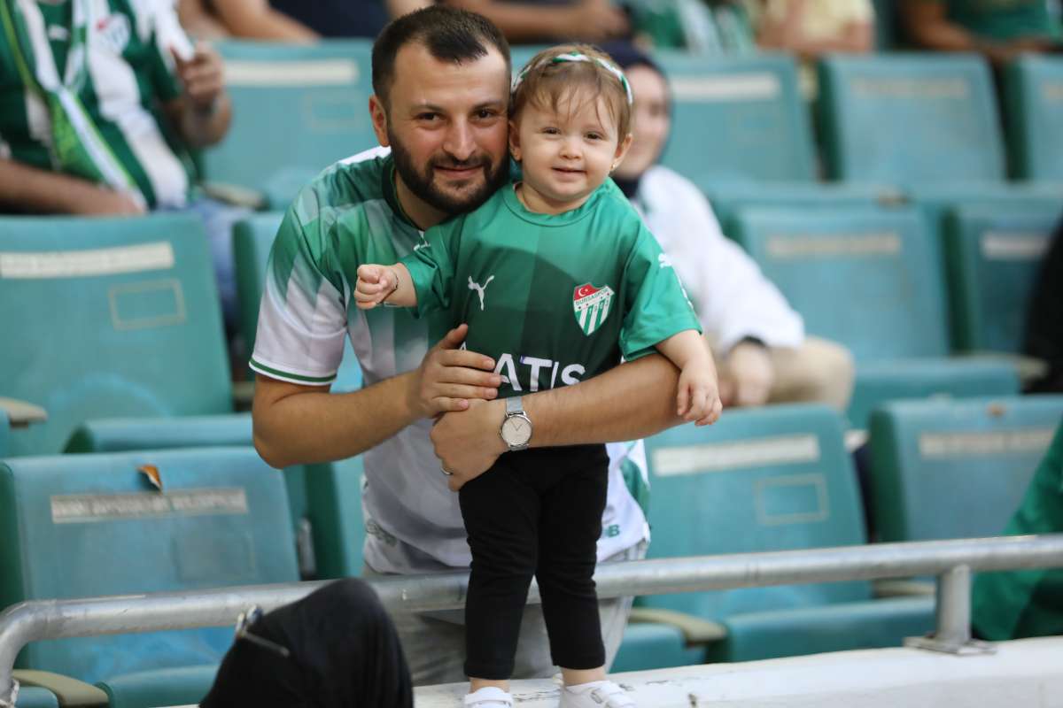 (FOTO GALERİ) Bursaspor-Eskişehirspor Dostluk Maçı Taraftar Fotoğrafları
